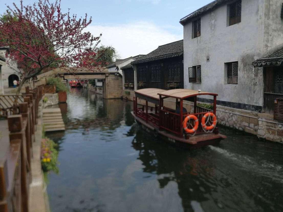 想把金手镯应该去哪里卖掉？游戏画面